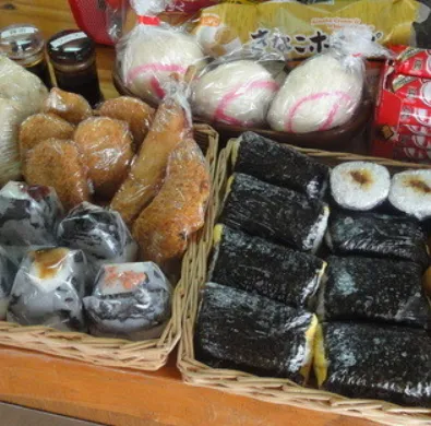 琉球ゴルフ倶楽部で売っているスパムおにぎりなどの軽食